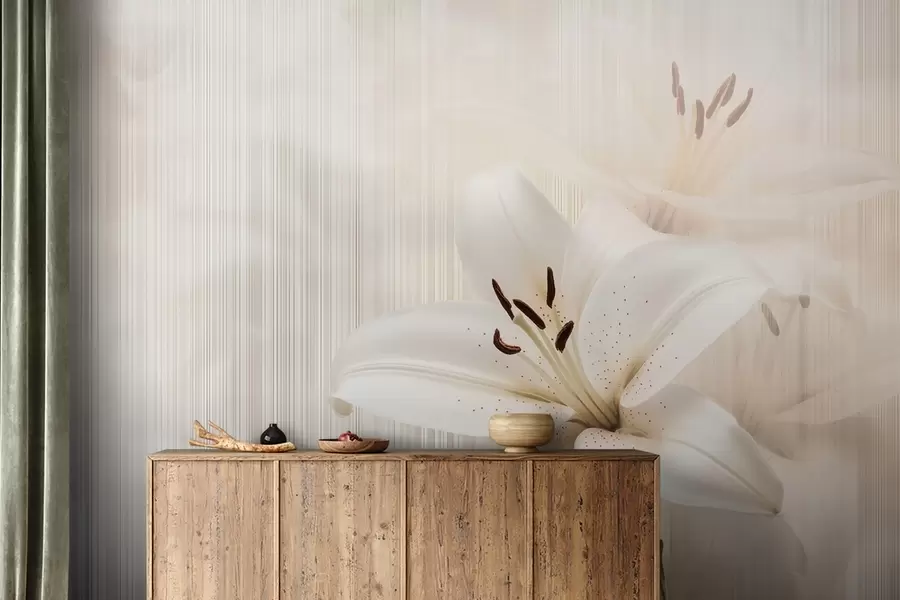 Fototapete Zarte beigefarbene Lilien auf einem Hintergrund aus vertikalen Streifen w08676