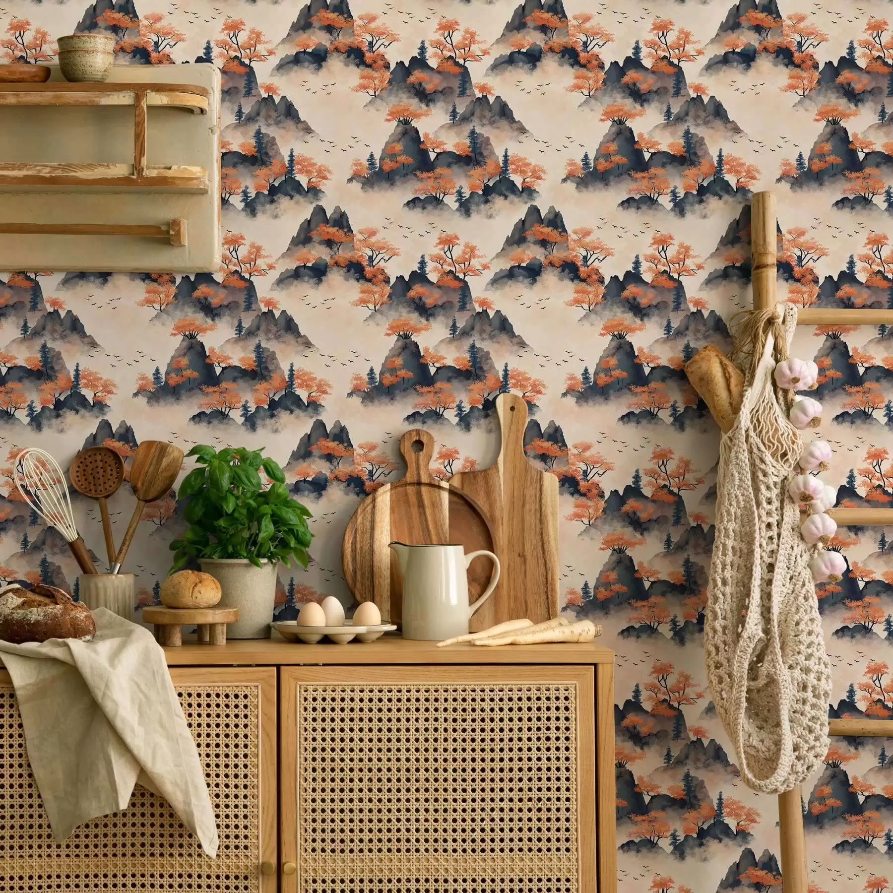 Fototapete Herbstliche Berge im Nebel mit orangefarbenen Bäumen und Vögeln a00104