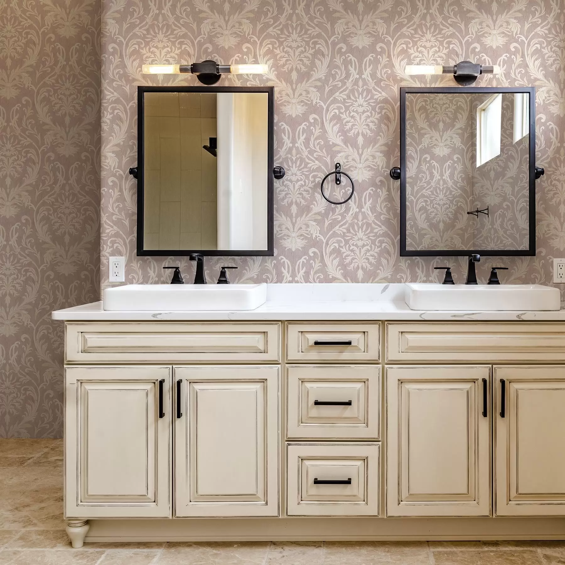 fototapeter Klassisk damask på pink baggrund, barokt mønster a00227