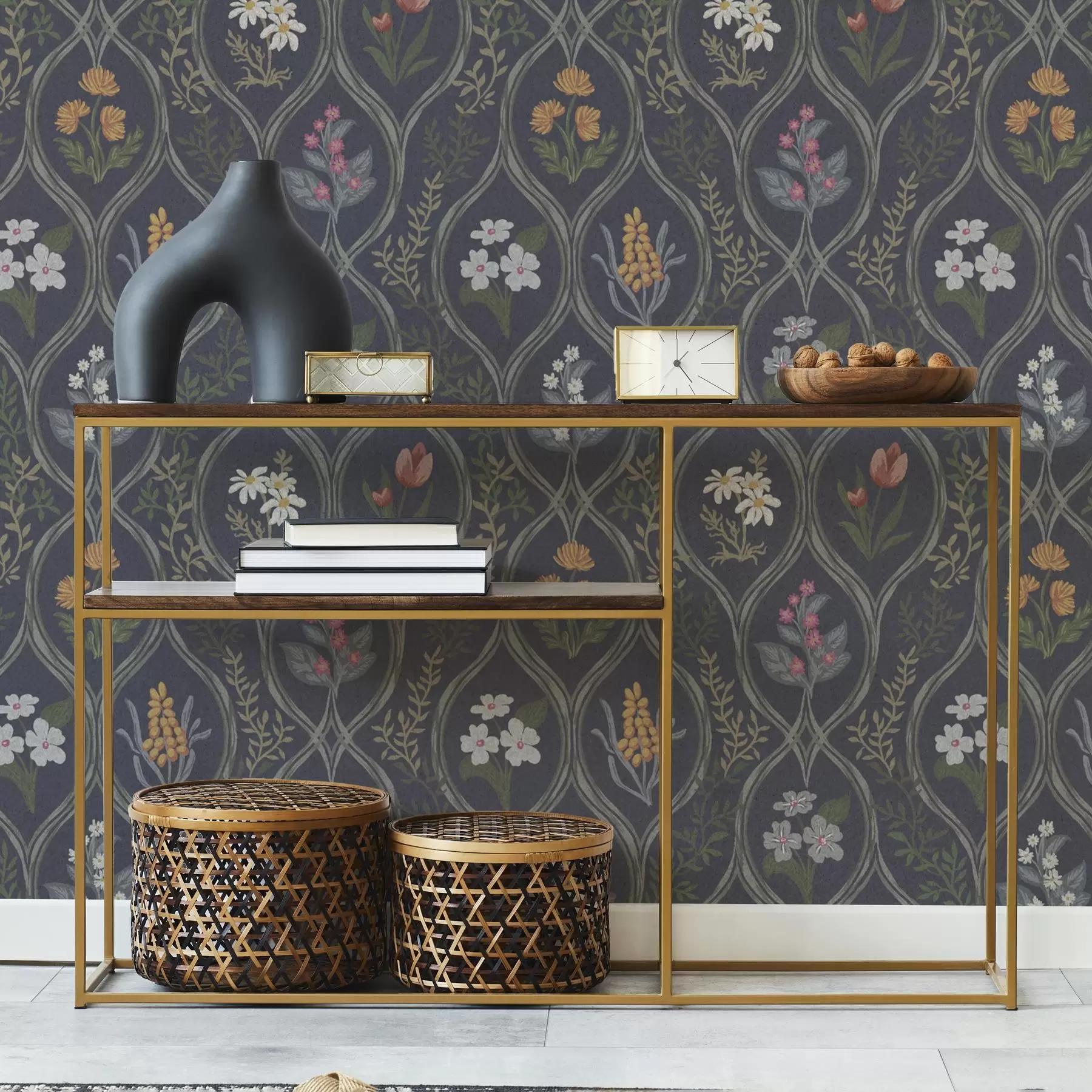 Murale Cadre vintage foncé avec des fleurs de jardin colorées a00454