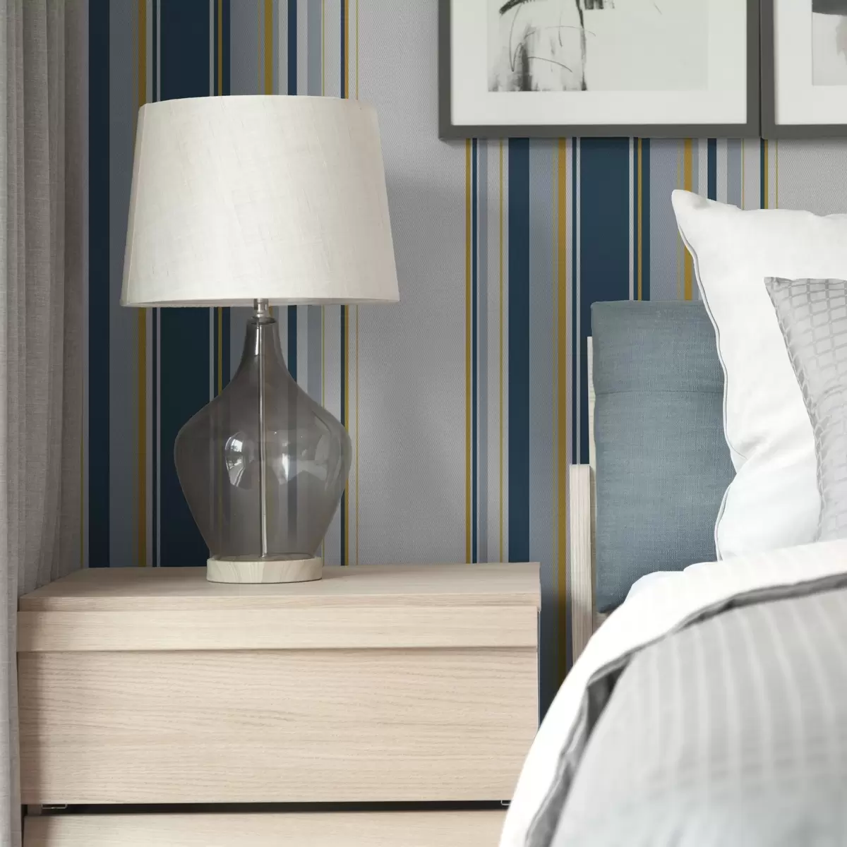 Baggrund Tæt mønster af blå og gule lodrette striber a00524