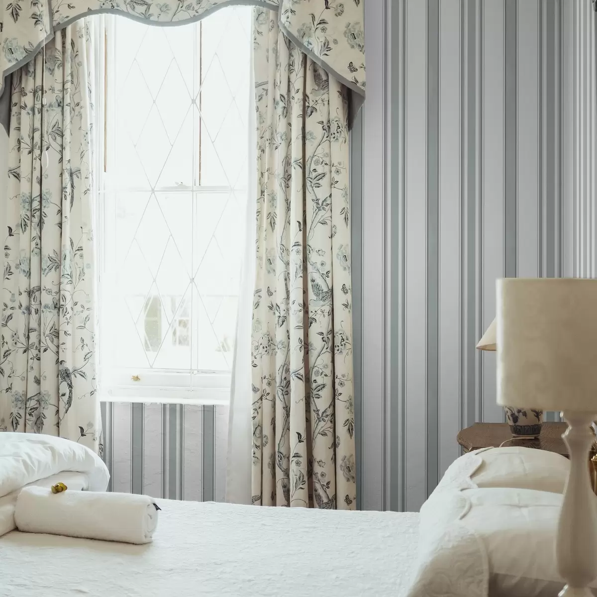 Baggrund Dobbelt mønster med gråblå striber a00554