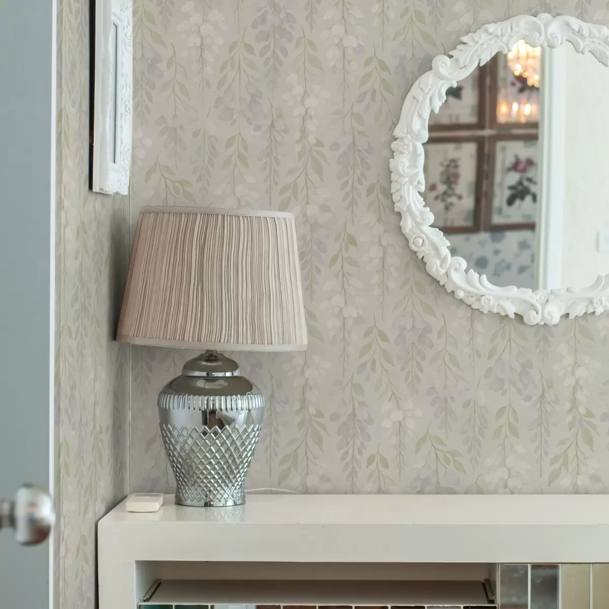 Papier peint Glycine rampante sur fond vert menthe a00593