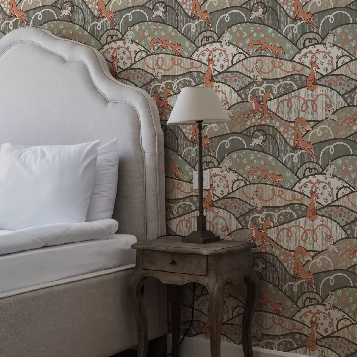 Tapete Füchse und Hasen auf welligen Hügeln, Retro-Muster a00690