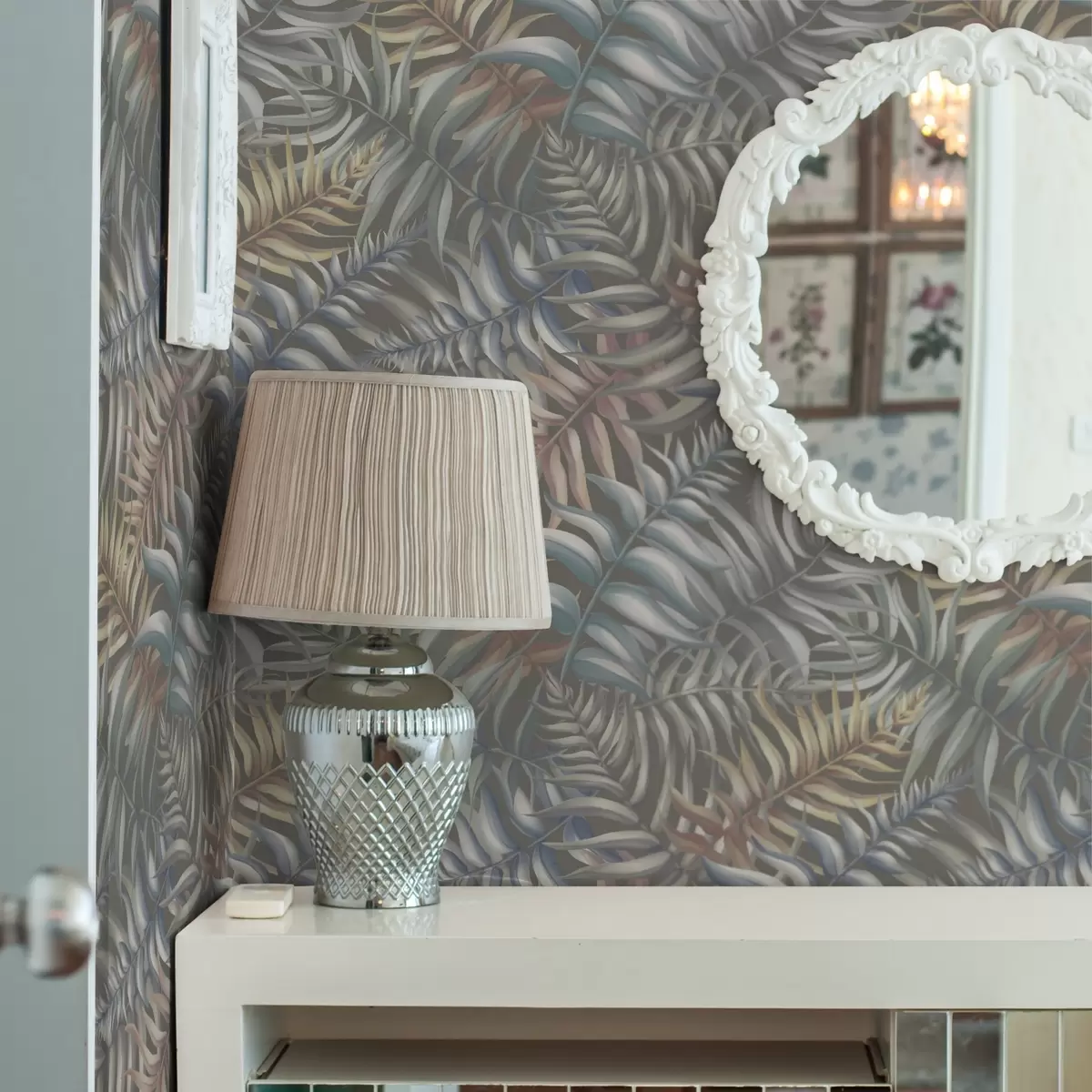 Baggrund Lagdelte palmeblade i dæmpede farver a00789