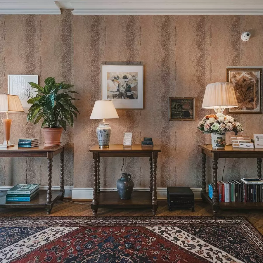 Fototapete Gewelltes geometrisches Muster in einer hellbeige-braunen Farbpalette a00804