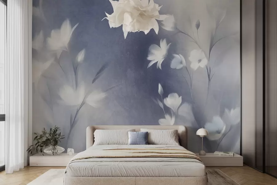 fototapeter Hvide blomster med lang stilk og bløde knopper på en sløret baggrund i blå og hvide nuancer w09484
