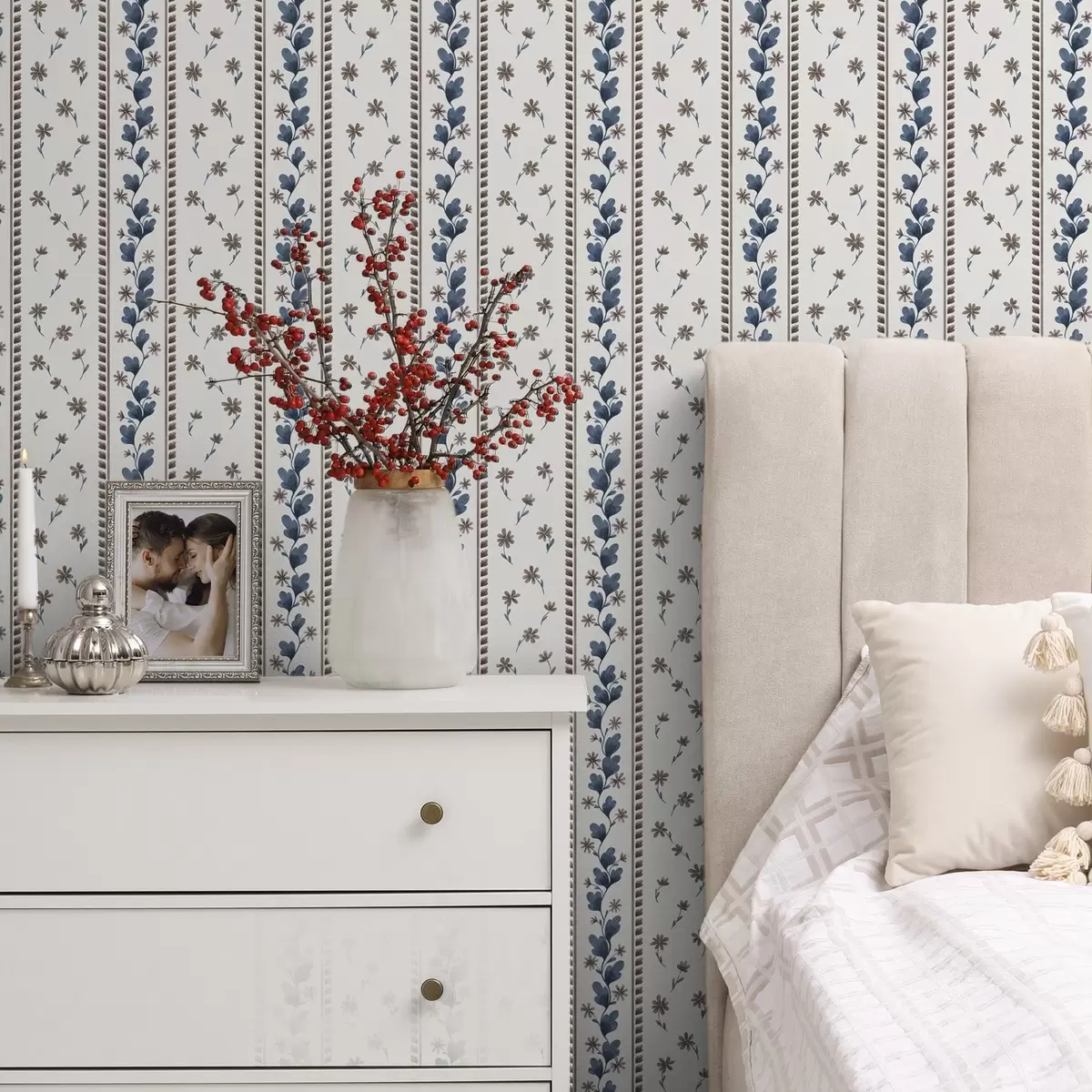 Baggrund Lodrette blomsterstriber i blåbrune nuancer a00811v2