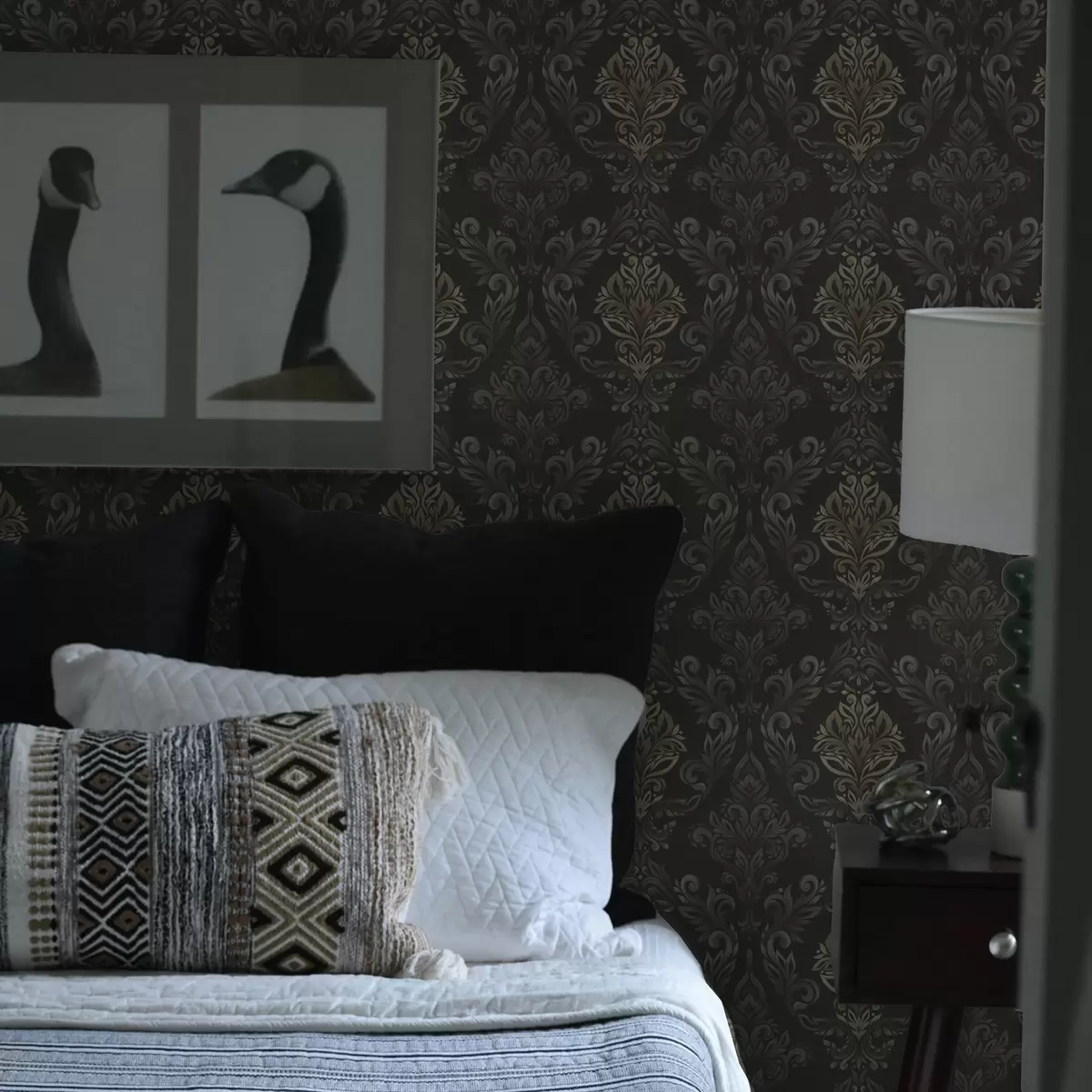 Baggrund Damask på mørk grafitbaggrund, oliven-okker accenter a00828v5