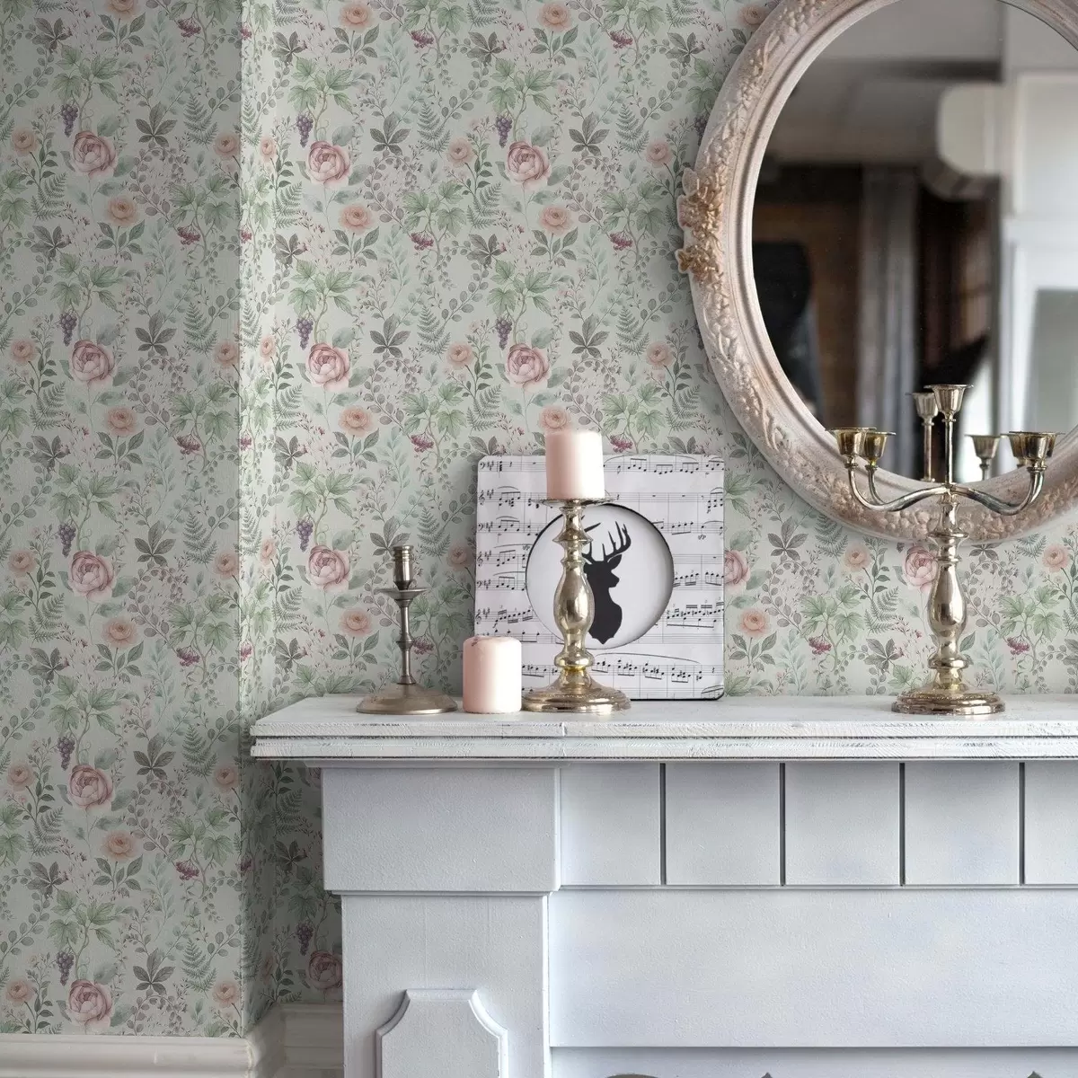 Baggrund Pastelhave med roser, bregner og druer a00867