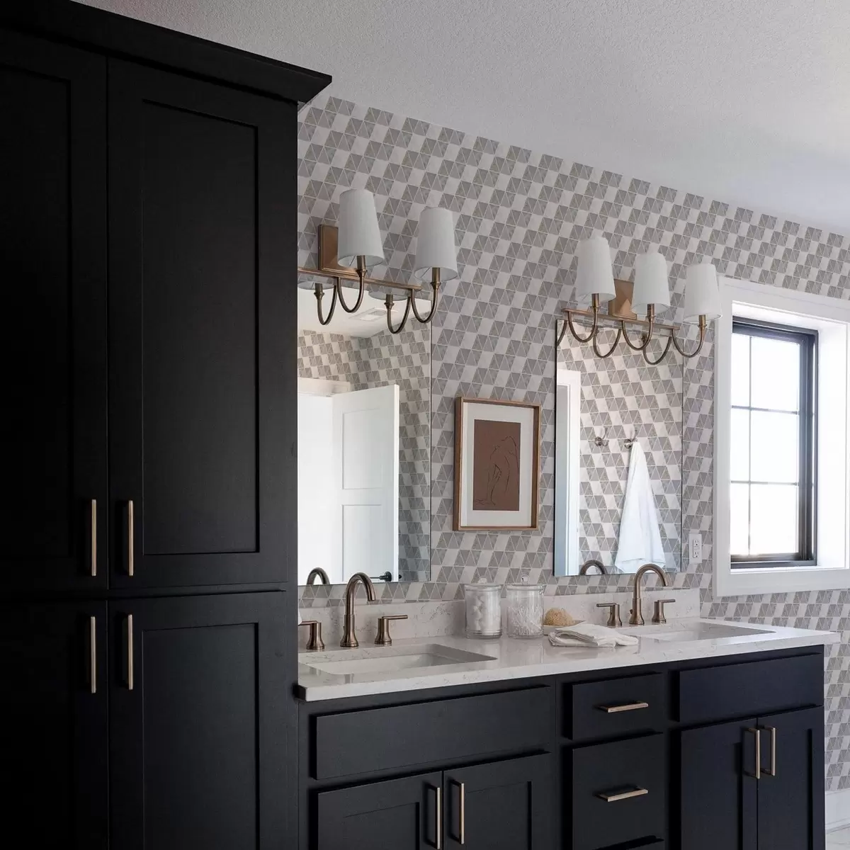 Papier peint Triangles avec inserts texturés, mélange gris lilas a00917