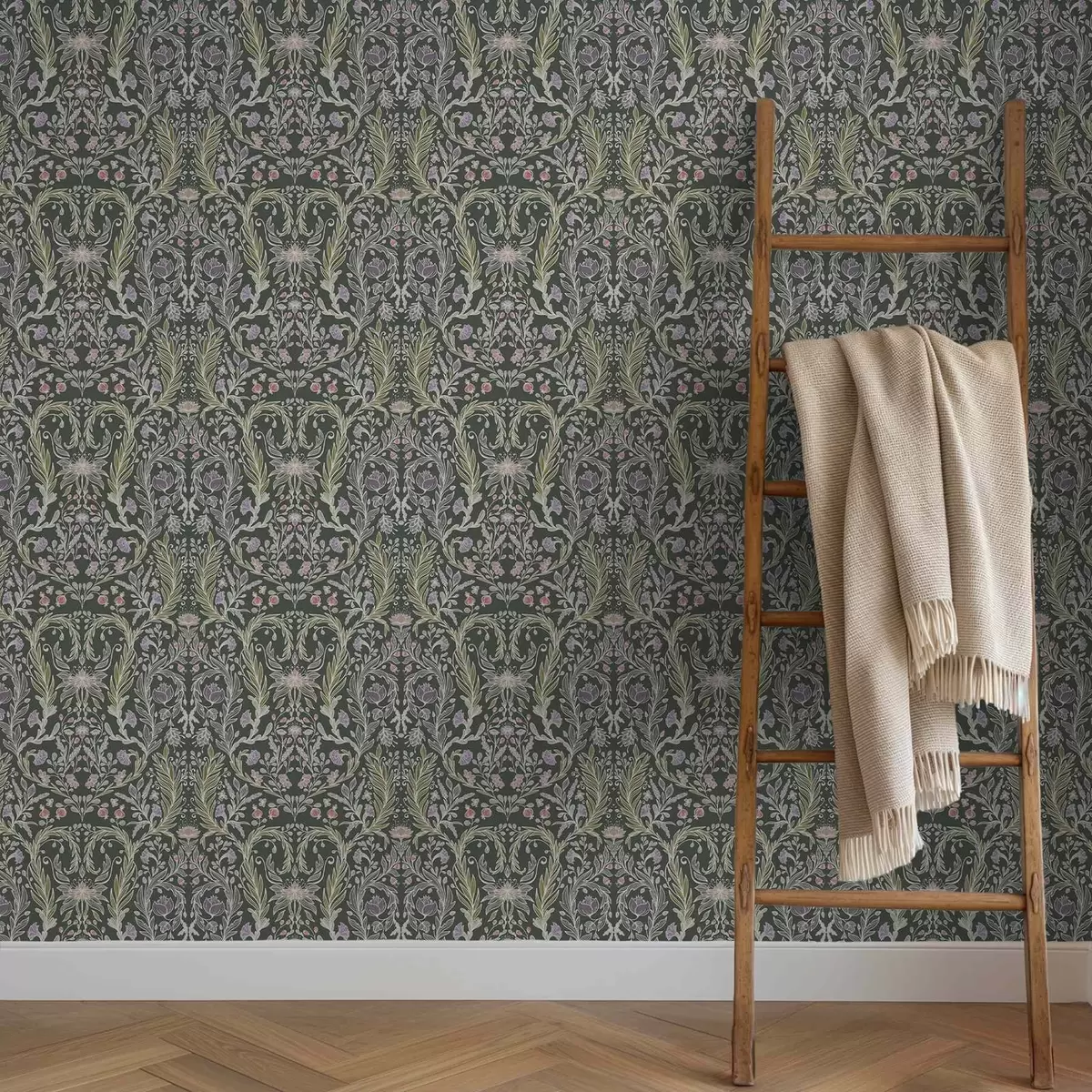 Tapete Symmetrisches Blumenornament auf dunkelgrünem Hintergrund a00928