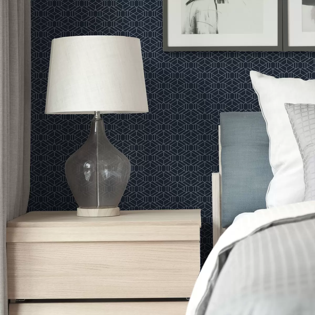 Tapete Dunkelblaues geometrisches Gitter aus Würfeln a01066v1