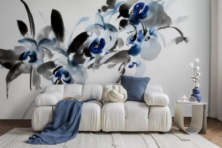 Murale De superbes fleurs abstraites dans un style aquarelle oriental, rehaussées de touches de bleu et de noir, avec des orchidées w09797