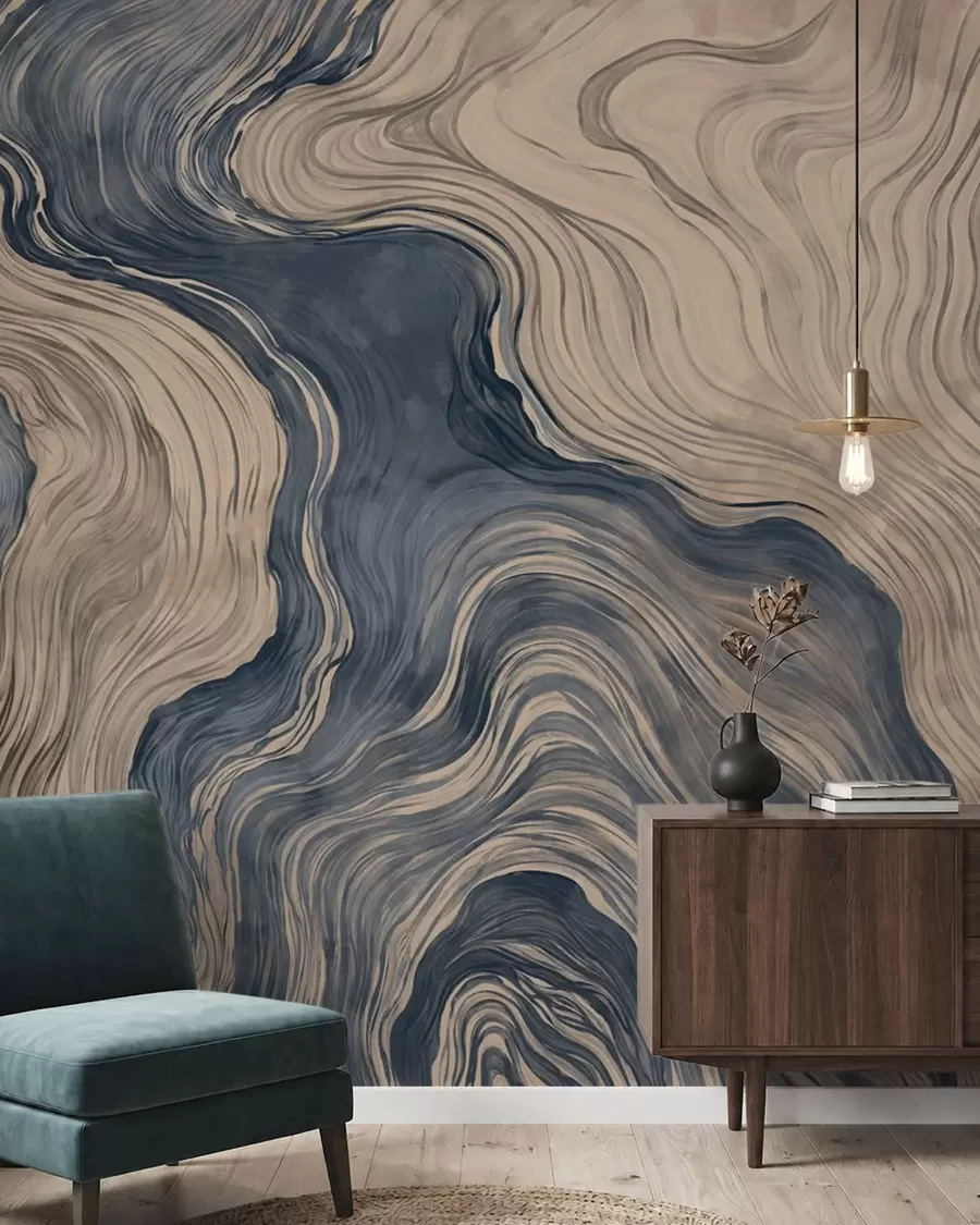 Murale Un motif abstrait présentant un dessin linéaire imitant le grain du bois, dans des nuances de bleu w05729v1